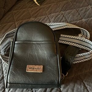 Wrangler new black sling bag
